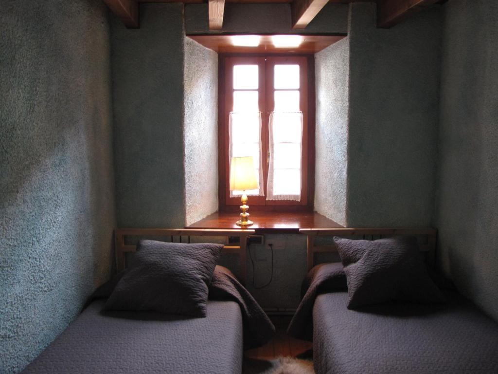 Hotel Hostal Placa Garós Extérieur photo